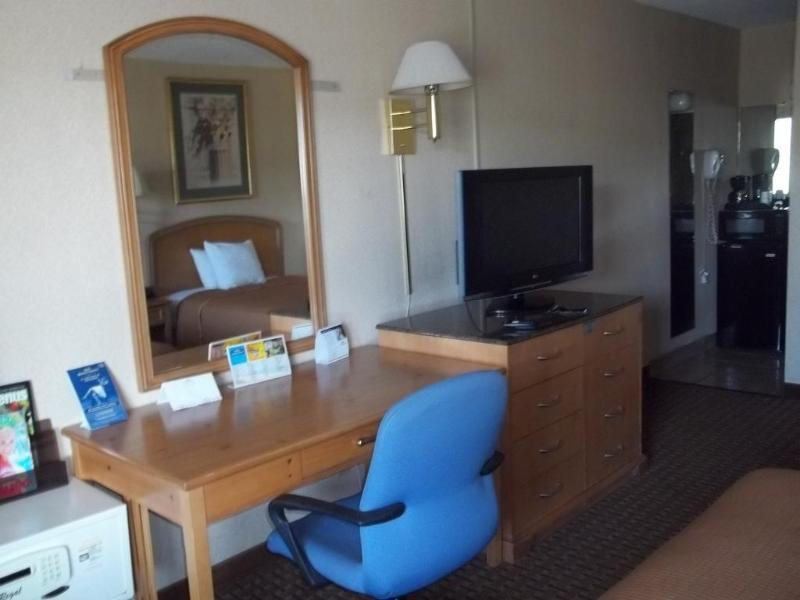 Howard Johnson By Wyndham Virginia Beach Eksteriør billede